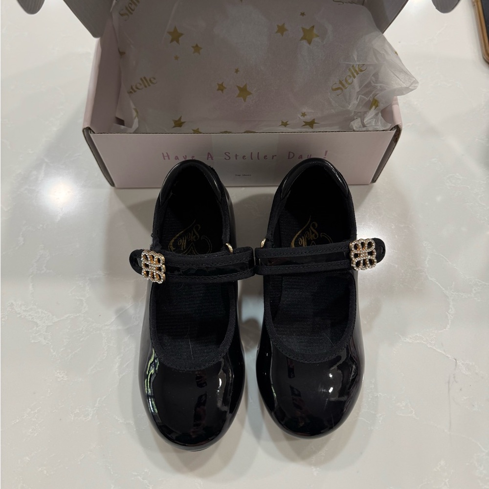 Toddler Girl Tap Dance Shoes, size 9 Toddler.